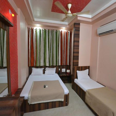 Hotel Sai Hari Prasad Shirdi Extérieur photo