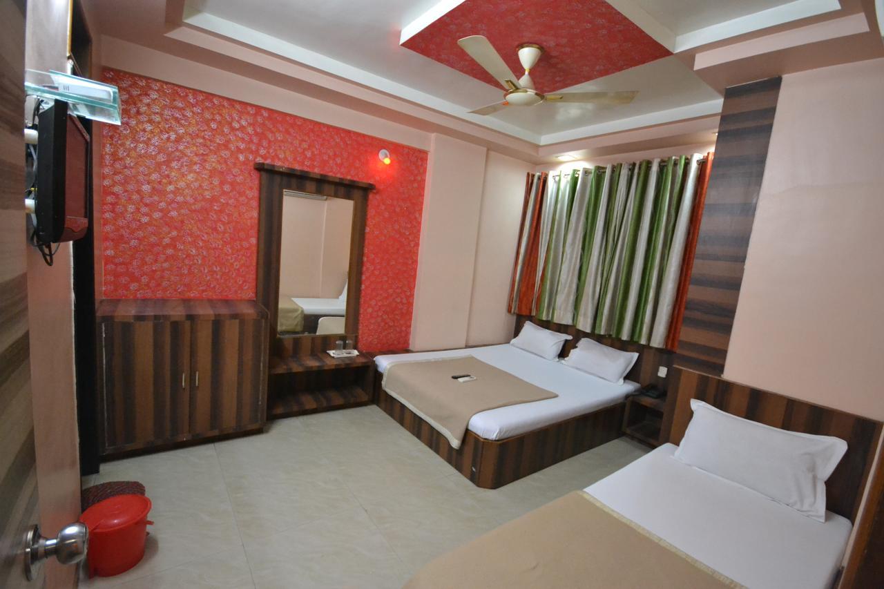 Hotel Sai Hari Prasad Shirdi Extérieur photo