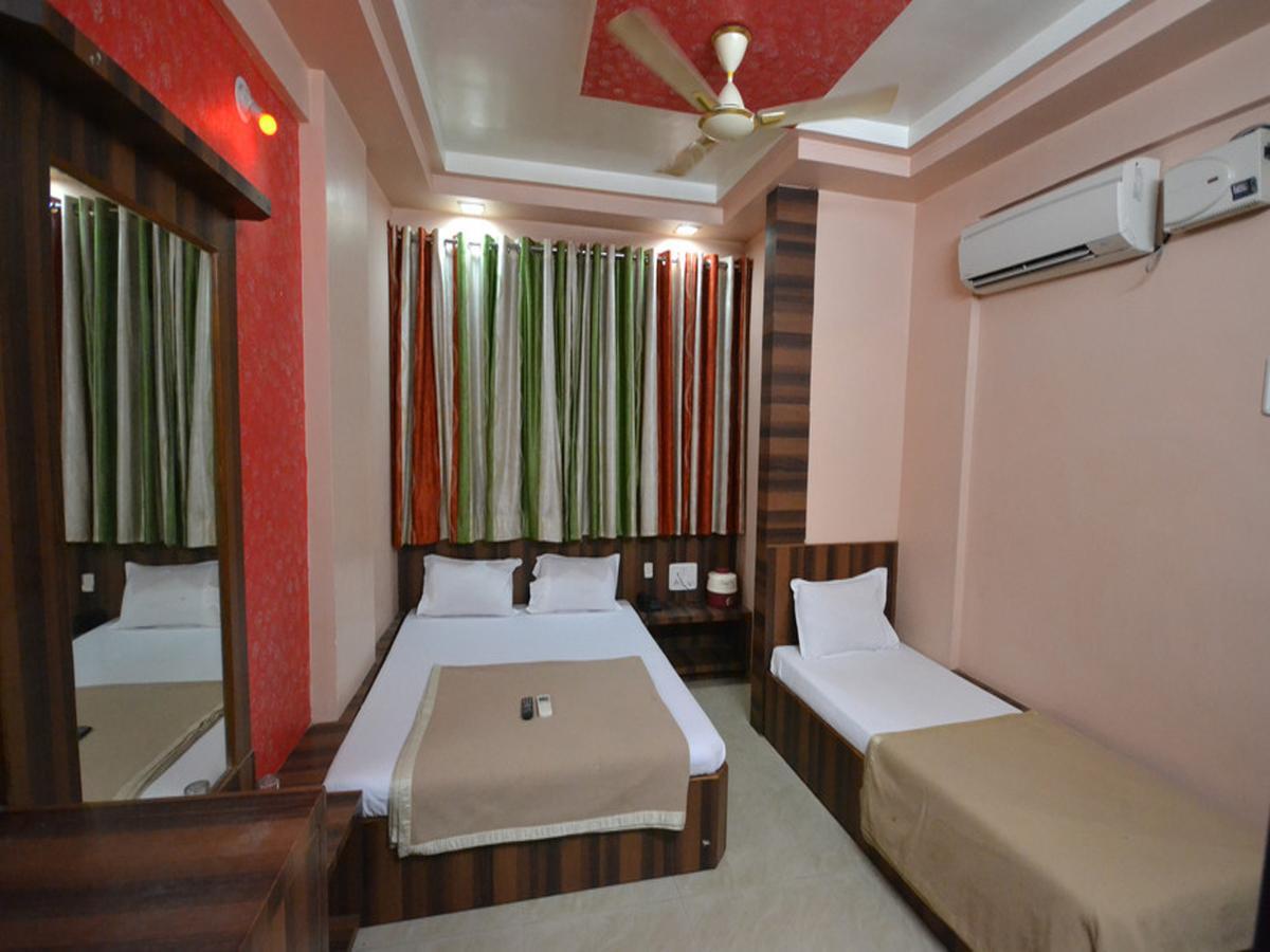 Hotel Sai Hari Prasad Shirdi Extérieur photo